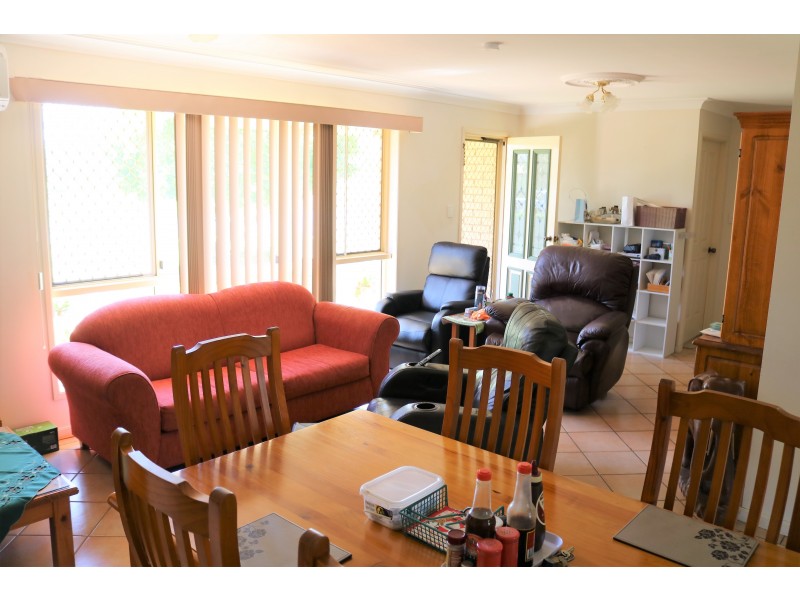 27 Hamlyn Road, Oakey QLD 4401