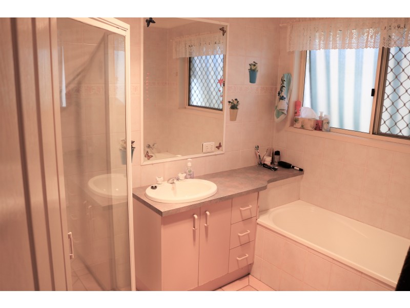 27 Hamlyn Road, Oakey QLD 4401