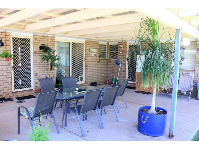 27 Hamlyn Road, Oakey QLD 4401