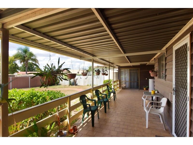 71 Proposch Street, Oakey QLD 4401