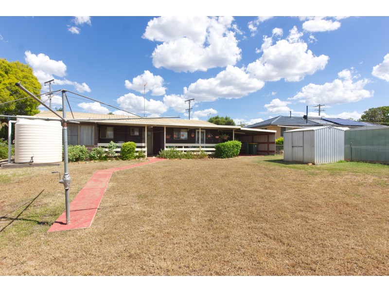 71 Proposch Street, Oakey QLD 4401