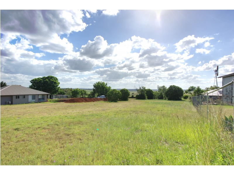 29 Goombungee Road, Kingsthorpe QLD 4400