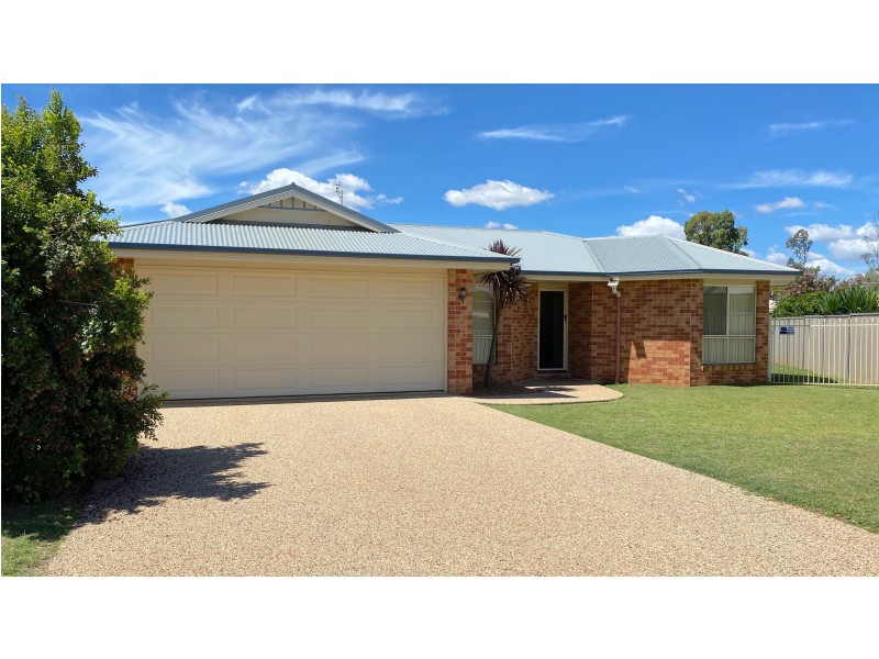 18 Cass Court, Oakey QLD 4401