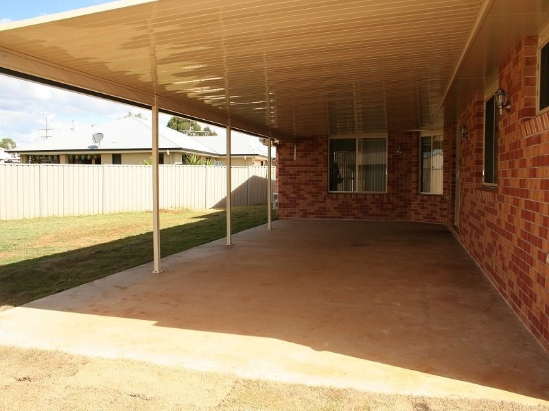 18 Cass Court, Oakey QLD 4401