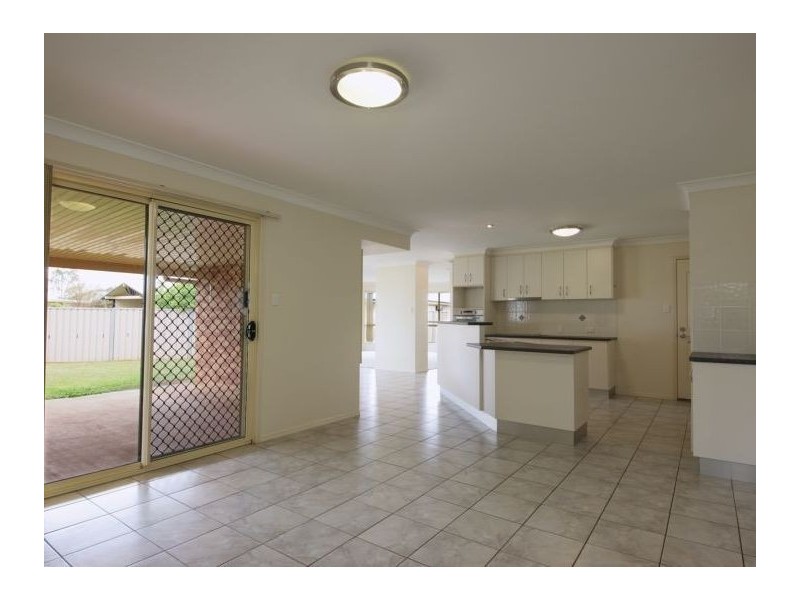 18 Cass Court, Oakey QLD 4401
