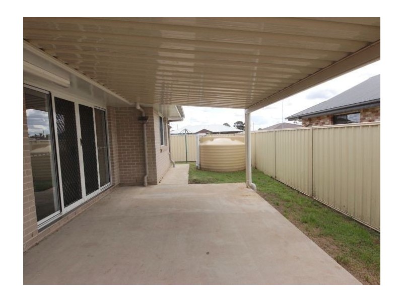 1/2 Debbie Court, Oakey QLD 4401