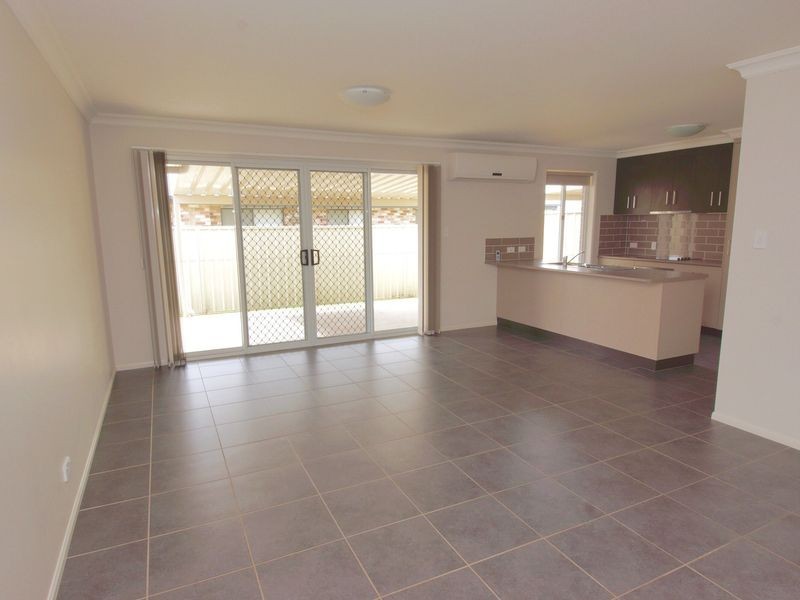 1/2 Debbie Court, Oakey QLD 4401