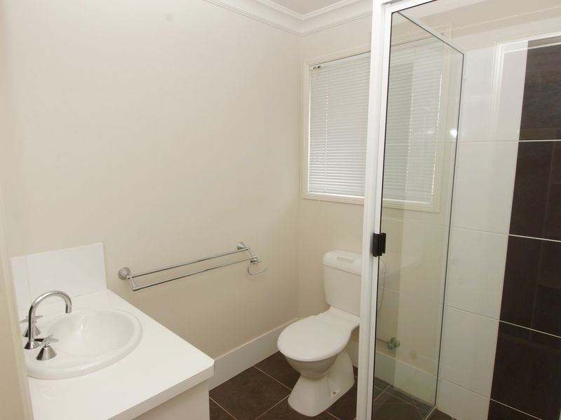 1/2 Debbie Court, Oakey QLD 4401