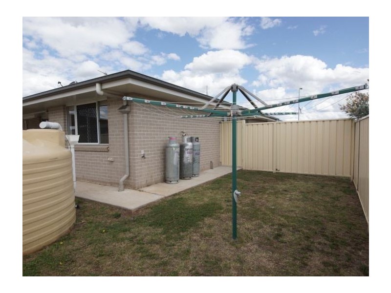 1/2 Debbie Court, Oakey QLD 4401