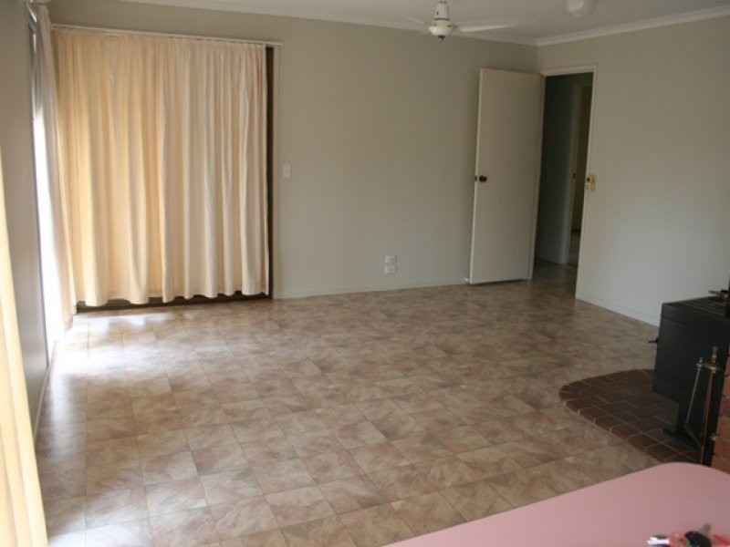 5 Cooper Avenue, Oakey QLD 4401