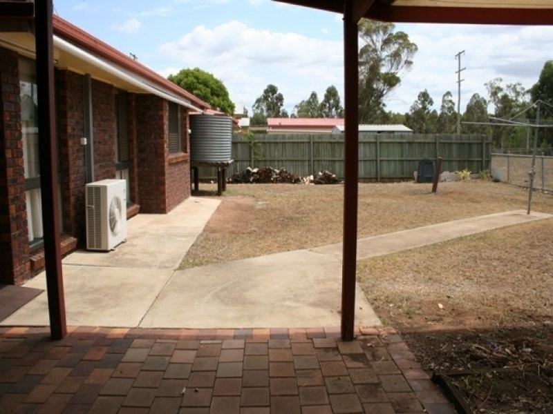 5 Cooper Avenue, Oakey QLD 4401