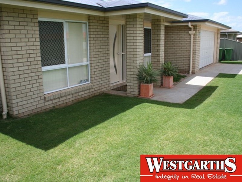 41 Berghofer Drive, Oakey QLD 4401