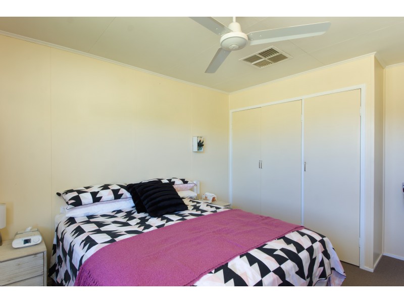 18 King Street, Oakey QLD 4401