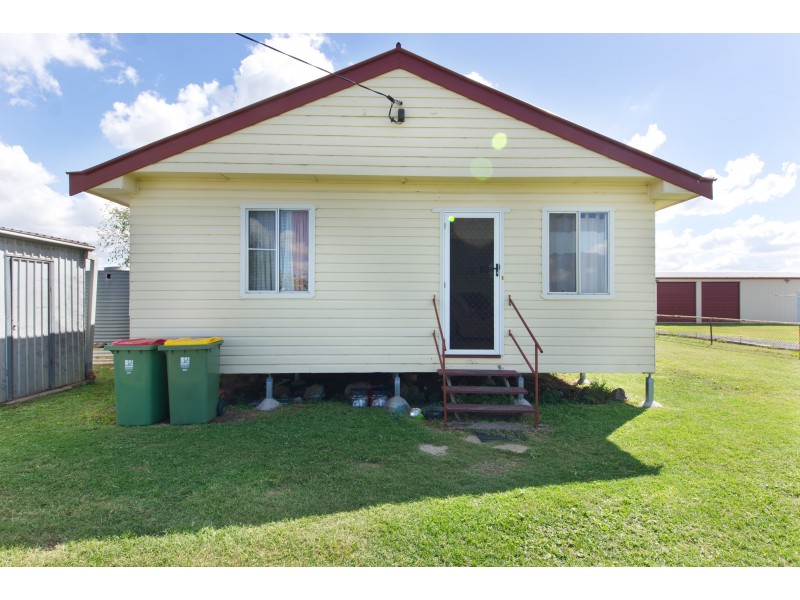5 Nungil Street, Jondaryan QLD 4403