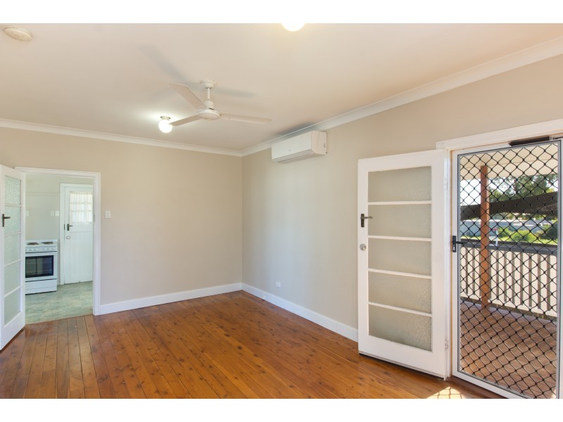25 Donely Street, Oakey QLD 4401