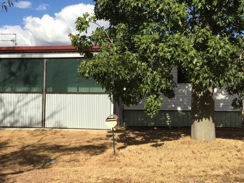 90 Proposch Street, Oakey QLD 4401