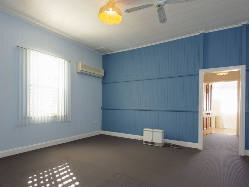 11 Creek Street, Oakey QLD 4401