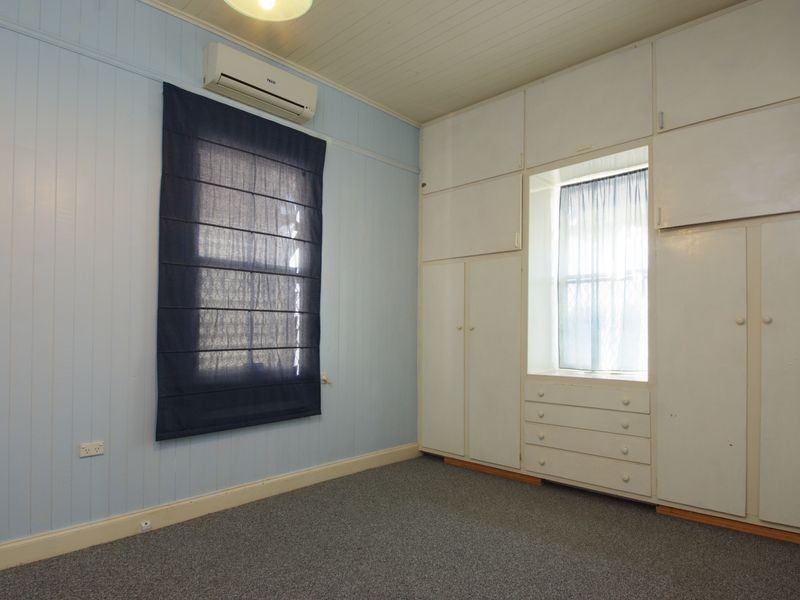 11 Creek Street, Oakey QLD 4401