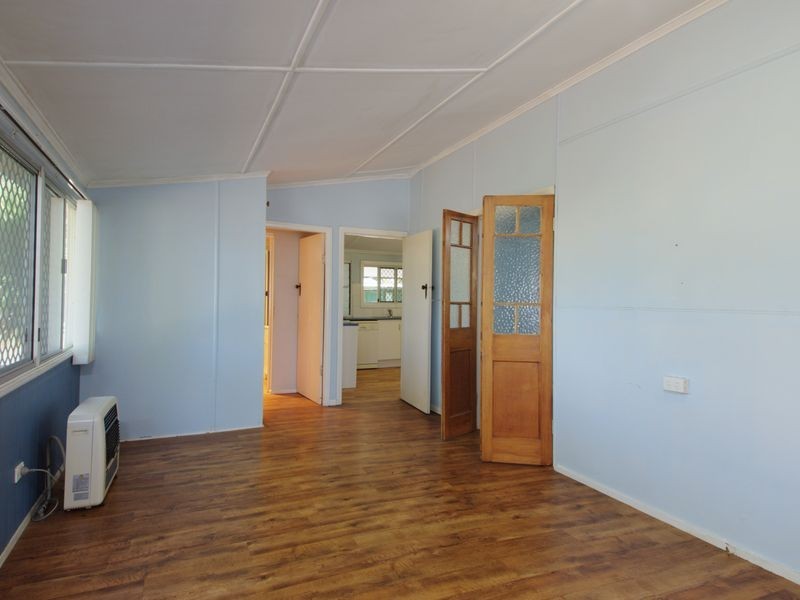 11 Creek Street, Oakey QLD 4401