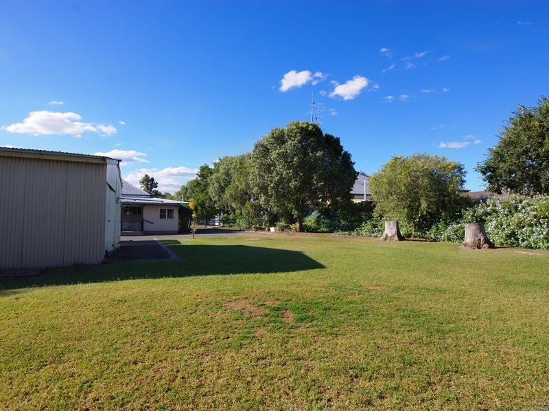 11 Creek Street, Oakey QLD 4401