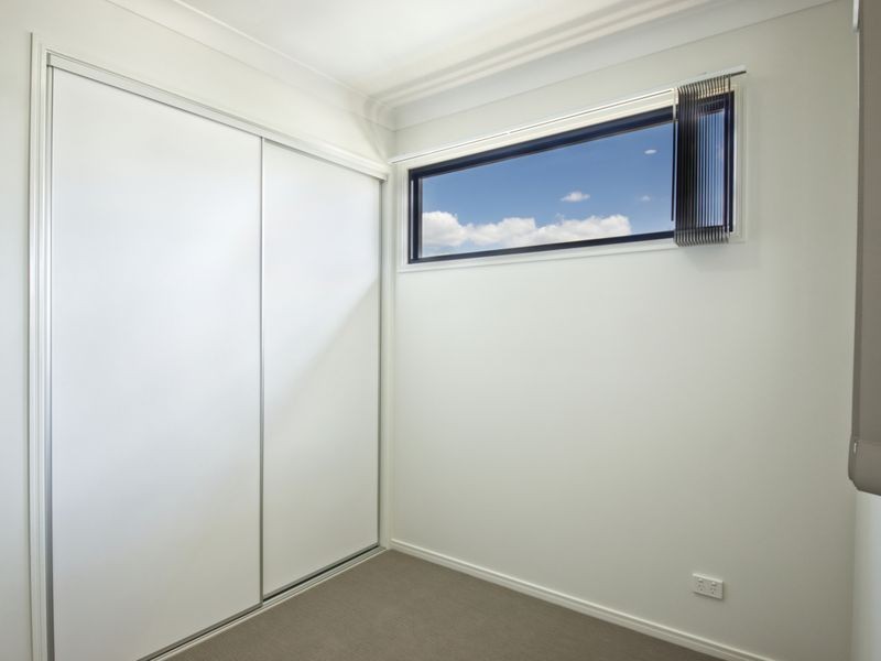 2/6 Monash Lane, Newtown QLD 4350