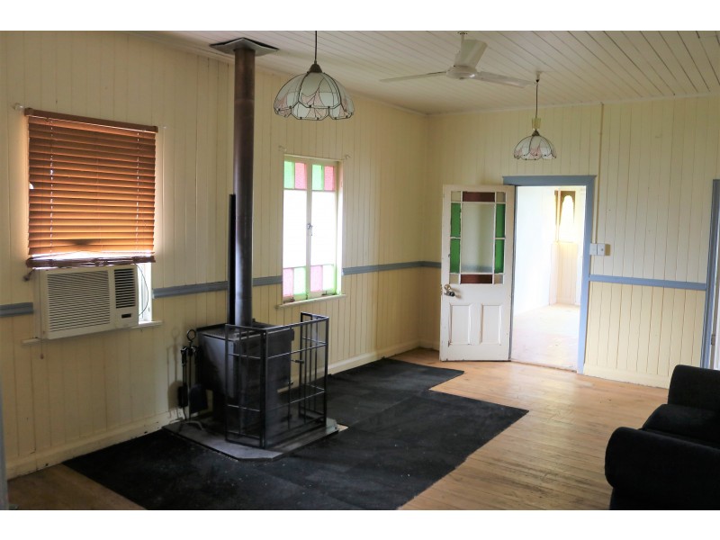 28 Desmond Lane, Oakey QLD 4401