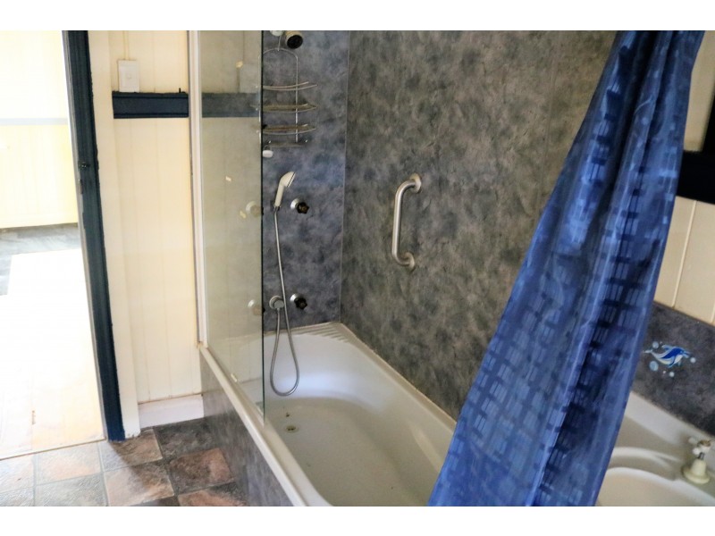 28 Desmond Lane, Oakey QLD 4401