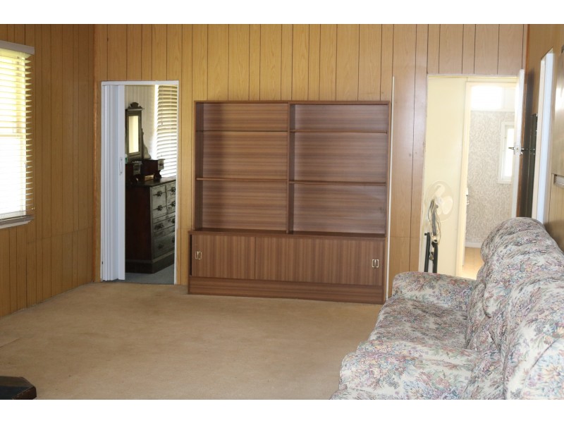 6 Cherry Street, Oakey QLD 4401