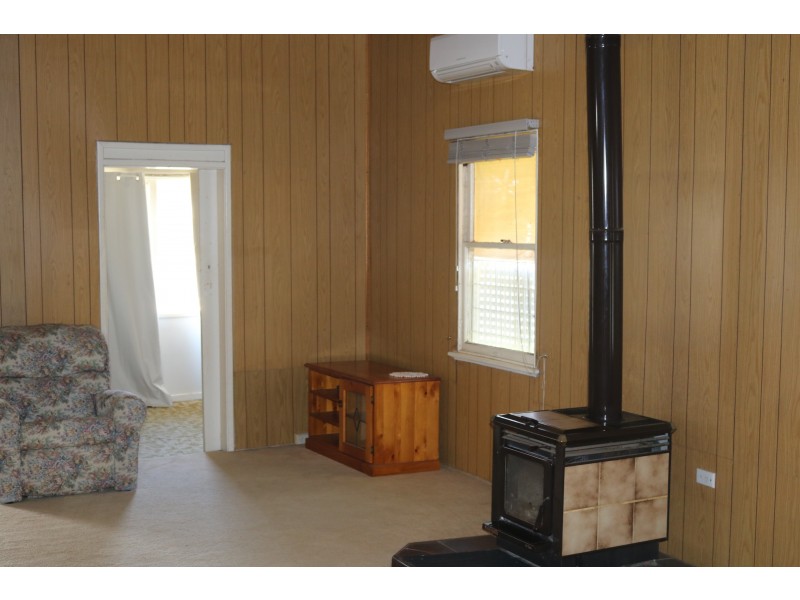 6 Cherry Street, Oakey QLD 4401