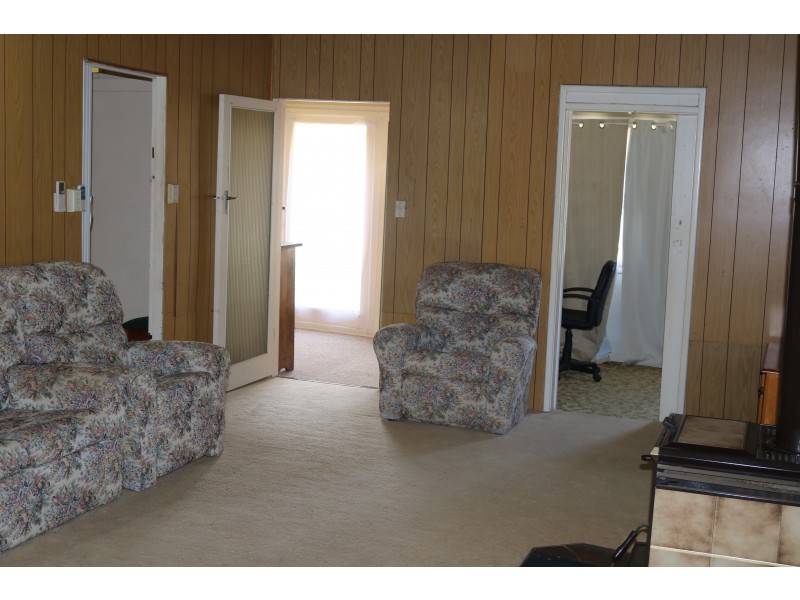 6 Cherry Street, Oakey QLD 4401