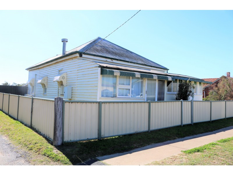 6 Cherry Street, Oakey QLD 4401