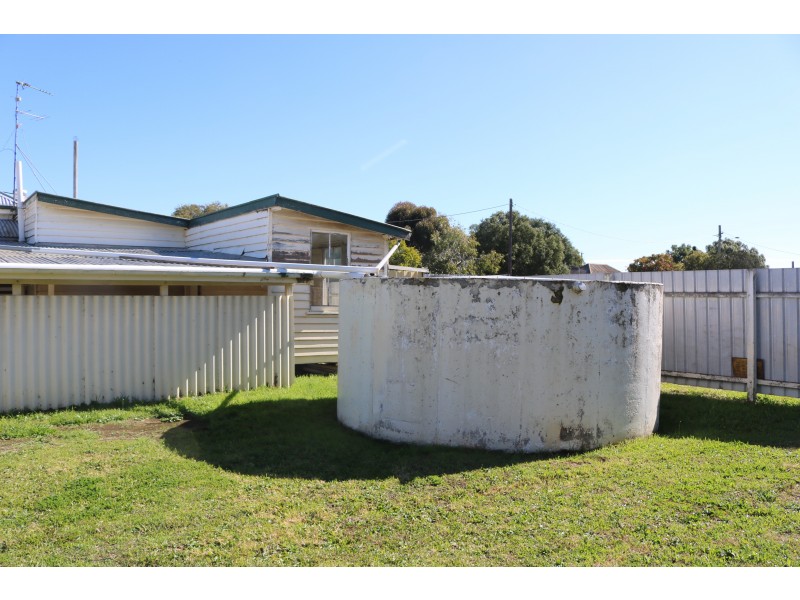 6 Cherry Street, Oakey QLD 4401