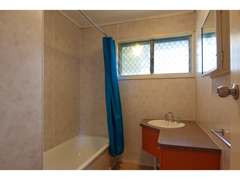 25 Milligan Street, Oakey QLD 4401