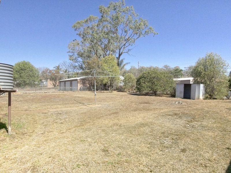 60 Proposch Street, Oakey QLD 4401