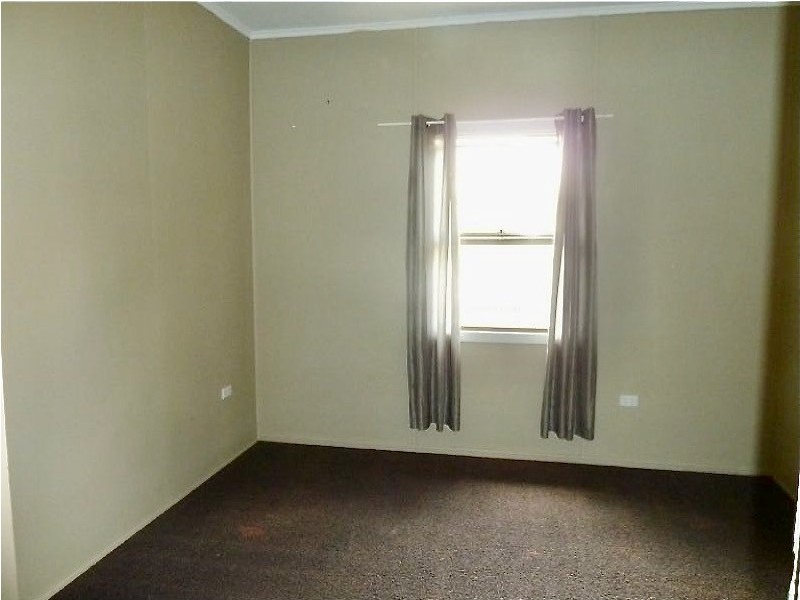 29 Lorrimer Street, Oakey QLD 4401