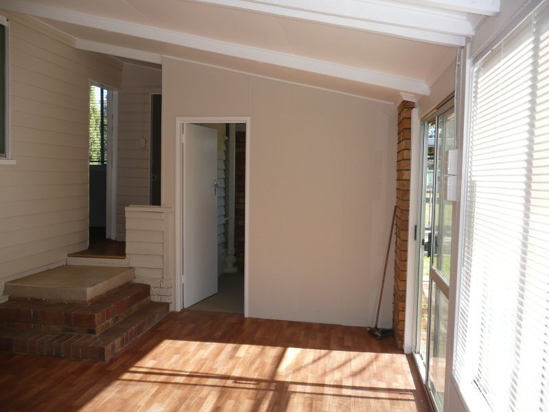16 Davidson Street, Oakey QLD 4401