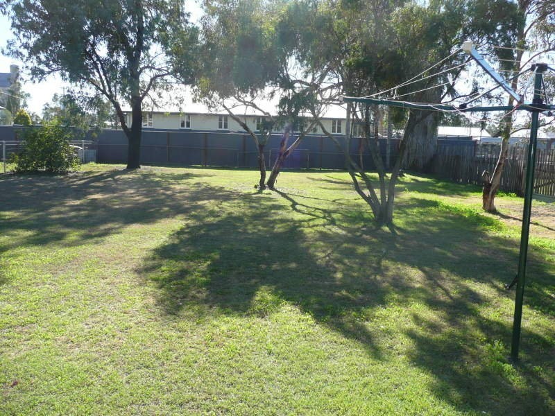 16 Davidson Street, Oakey QLD 4401