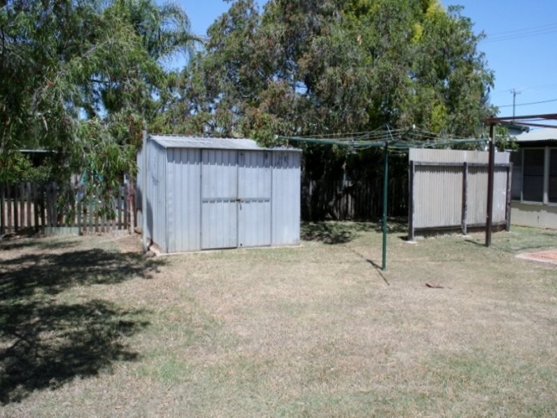 16 Davidson Street, Oakey QLD 4401