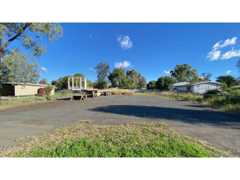 27 Queen Street, Oakey QLD 4401