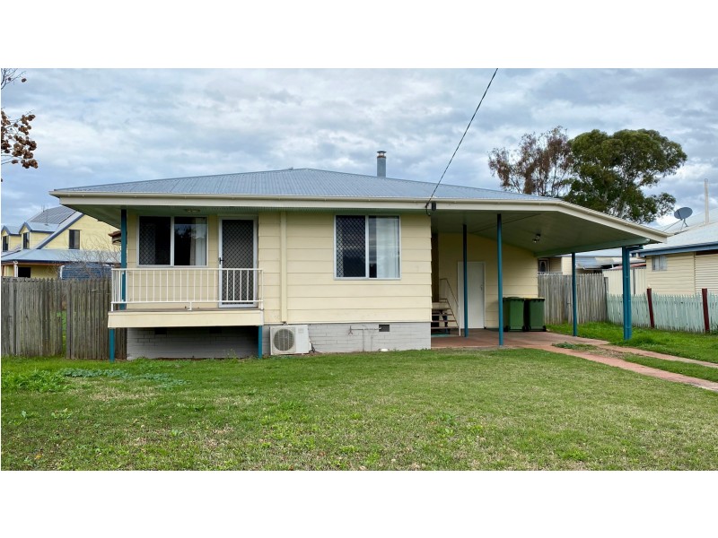 7 Shirley Street, Oakey QLD 4401