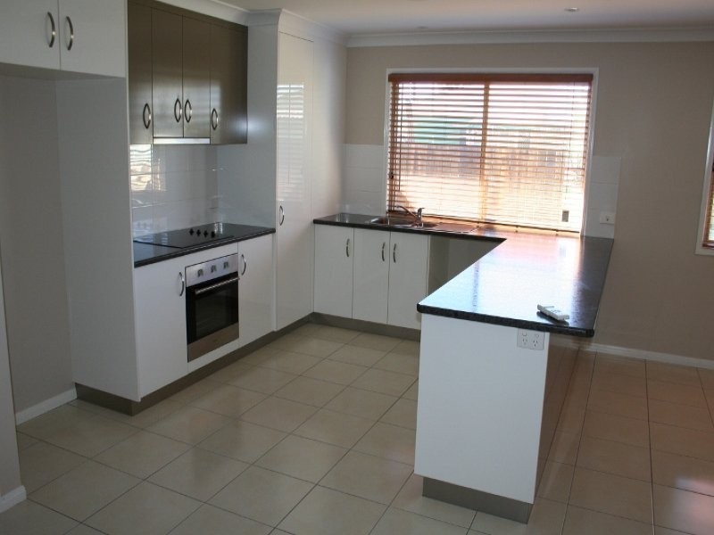 3 Desmond Street, Oakey QLD 4401