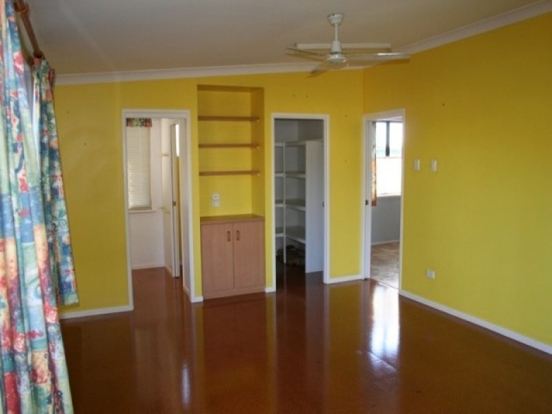 12 Toowoomba Road, Oakey QLD 4401