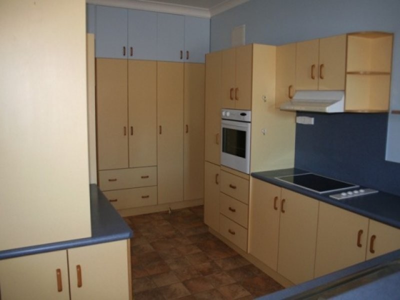 12 Toowoomba Road, Oakey QLD 4401