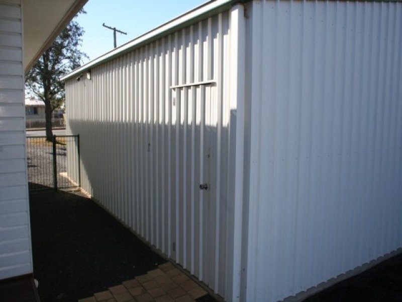 12 Toowoomba Road, Oakey QLD 4401