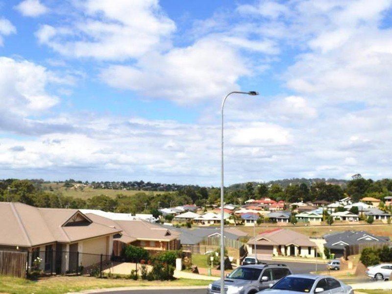 11 Dixon Court, Wilsonton Heights QLD 4350