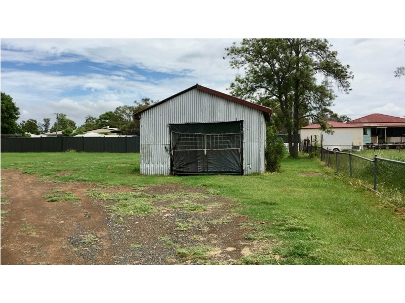 52 York Street, Oakey QLD 4401