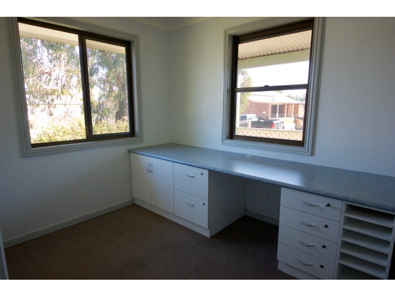11 John Street, Oakey QLD 4401