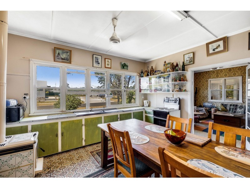 36 Eton Street, Cambooya QLD 4358