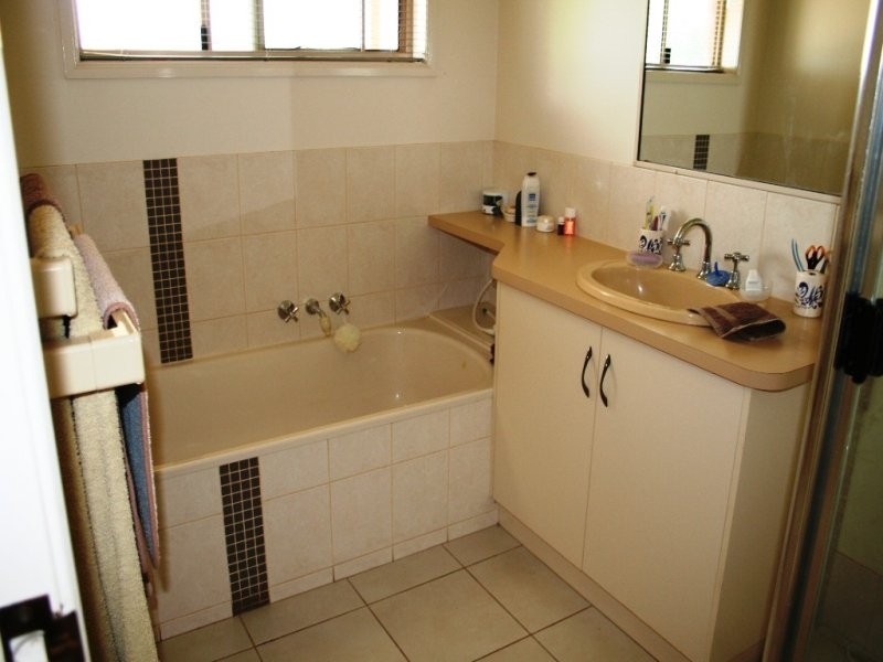 27 Weise Street, Oakey QLD 4401