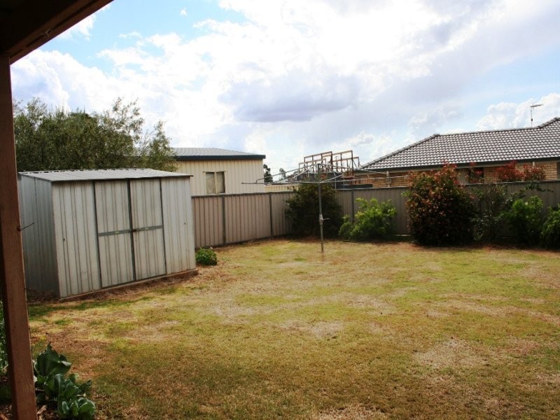 27 Weise Street, Oakey QLD 4401